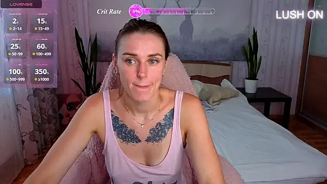 Snapshot of Bella__Swoon chatting on July 6, 2026, 8:32 am Bella Swoon online show from July 6, 2026, 8:32 am