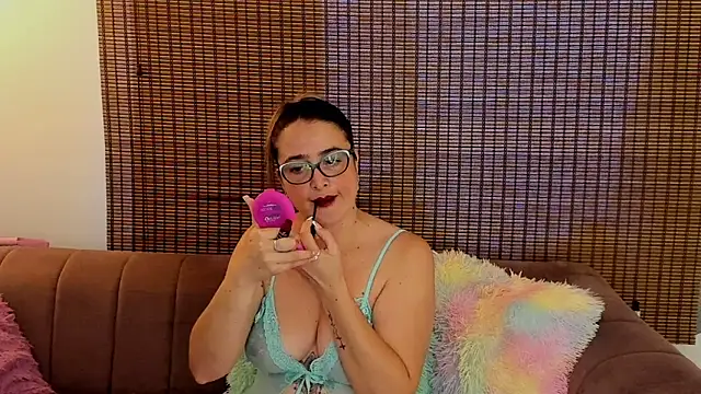 Snapshot of ariana_cross chatting on May 14, 2026, 12:02 pm ariana cross online show from May 14, 2026, 12:02 pm
