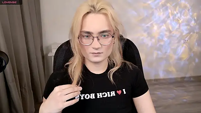 CuteYukiKun online show from March 14, 2026, 5:30 pm