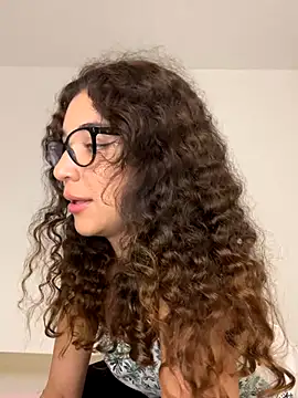 uniquerossie online show from January 8, 2026, 7:58 am