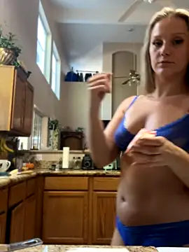 lexi luv online show from November 6, 2025, 10:25 pm