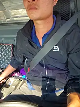 Vanilahirl online show from November 25, 2025, 3:07 am