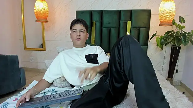 Levy Steve online show from September 20, 2025, 3:33 am