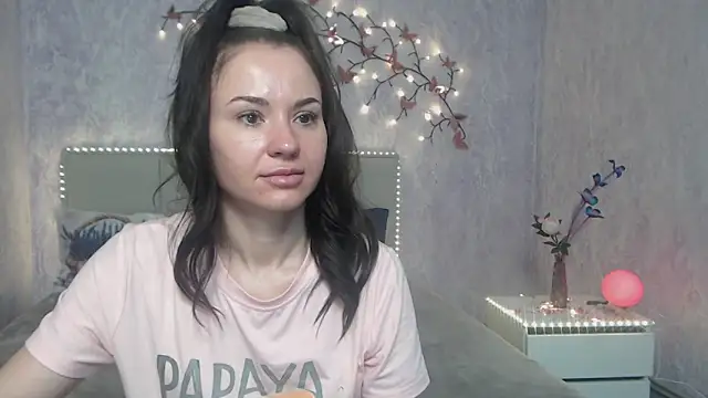 KaraCriegs online show from February 21, 2026, 6:32 pm