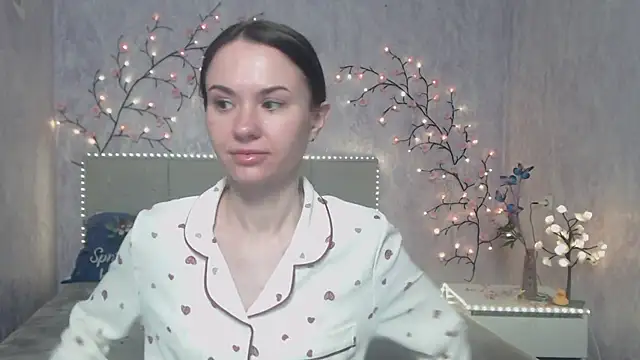 Snapshot of KaraCriegs chatting on April 28, 2026, 2:27 am KaraCriegs online show from April 28, 2026, 2:27 am