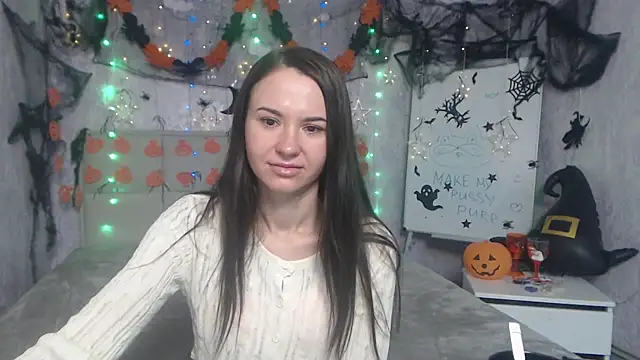 Snapshot of KaraCriegs chatting on November 1, 2025, 6:35 pm KaraCriegs online show from November 1, 2025, 6:35 pm