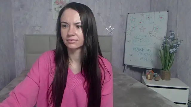 Snapshot of KaraCriegs chatting on November 10, 2025, 6:24 pm KaraCriegs online show from November 10, 2025, 6:24 pm