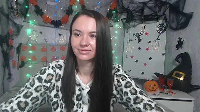 Snapshot of KaraCriegs chatting on October 25, 2025, 5:13 pm KaraCriegs online show from October 25, 2025, 5:13 pm