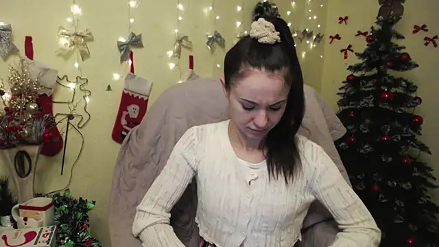 Snapshot of KaraCriegs chatting on December 15, 2025, 6:58 pm KaraCriegs online show from December 15, 2025, 6:58 pm