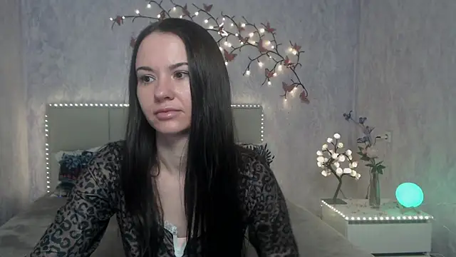 Snapshot of KaraCriegs chatting on March 23, 2026, 6:19 pm KaraCriegs online show from March 23, 2026, 6:19 pm