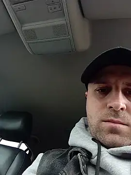 Snapshot of LucianM6 chatting on March 28, 2026, 9:32 am LucianM6 online show from March 28, 2026, 9:32 am