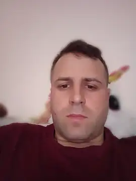 Snapshot of LucianM6 chatting on March 26, 2026, 3:32 pm LucianM6 online show from March 26, 2026, 3:32 pm