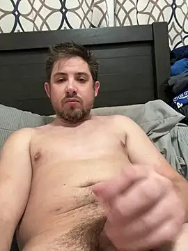 Snapshot of caliguy37 chatting on December 5, 2024, 9:00 pm caliguy37 online show from December 5, 2024, 9:00 pm