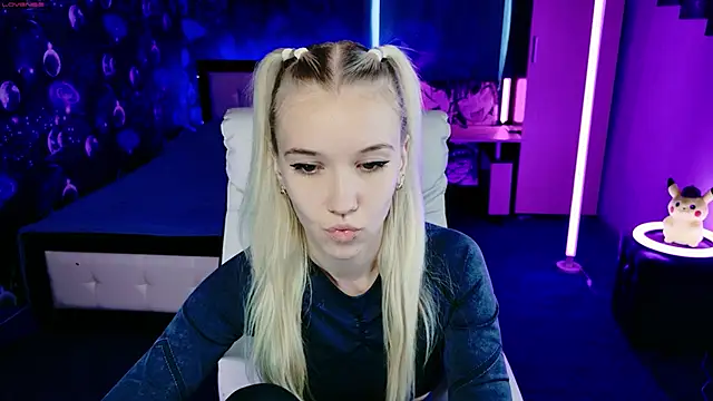 ShhhO O online show from October 26, 2025, 11:21 am