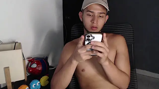 Snapshot of harold_18_ chatting on April 18, 2026, 5:37 pm harold 18 online show from April 18, 2026, 5:37 pm
