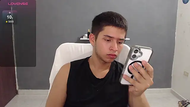 Snapshot of harold_18_ chatting on February 24, 2025, 10:47 pm harold 18 online show from February 24, 2025, 10:47 pm