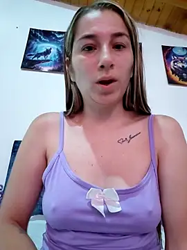 Snapshot of Iris_love18 chatting on April 18, 2026, 3:03 pm Iris love18 online show from April 18, 2026, 3:03 pm