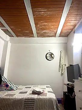 Iris love18 online show from October 23, 2025, 4:49 pm