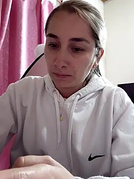 Iris love18 online show from March 19, 2026, 2:33 am