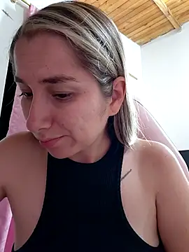 Iris love18 online show from February 14, 2026, 2:34 am