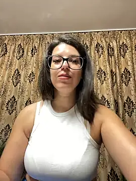 NadiraNoor online show from July 10, 2026, 1:38 am