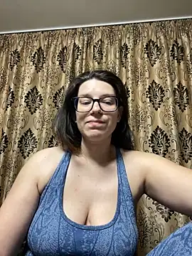 Snapshot of NadiraNoor chatting on April 22, 2026, 8:04 pm NadiraNoor online show from April 22, 2026, 8:04 pm