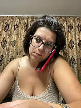 NadiraNoor online show from July 10, 2026, 1:44 pm
