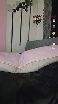 Snapshot of Ina_HotX chatting on February 17, 2025, 1:44 pm Ina HotX online show from February 17, 2025, 1:44 pm