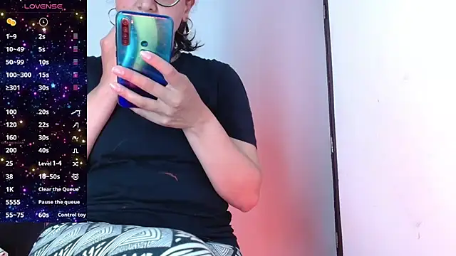 Amber Smith 86 online show from February 18, 2025, 3:10 pm