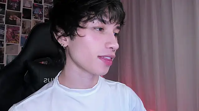 Snapshot of liamelf chatting on March 8, 2025, 1:50 am liamelf online show from March 8, 2025, 1:50 am