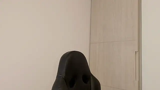 liamelf online show from February 11, 2026, 5:18 am