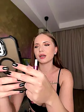 Snapshot of AvaGianna chatting on November 19, 2025, 4:29 pm AvaGianna online show from November 19, 2025, 4:29 pm