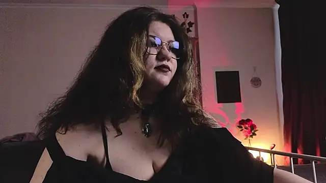 Snapshot of Laura_Karamazov chatting on February 10, 2026, 11:09 am Laura Karamazov online show from February 10, 2026, 11:09 am