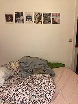 milkyhonybaby online show from November 10, 2025, 3:00 am