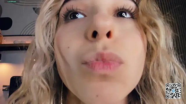 Snapshot of IngridHoll chatting on February 7, 2025, 12:39 pm IngridHoll online show from February 7, 2025, 12:39 pm