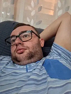 Javier bear online show from September 30, 2025, 8:48 pm