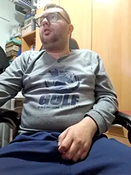Snapshot of Javier_bear chatting on April 10, 2026, 9:16 am Javier bear online show from April 10, 2026, 9:16 am