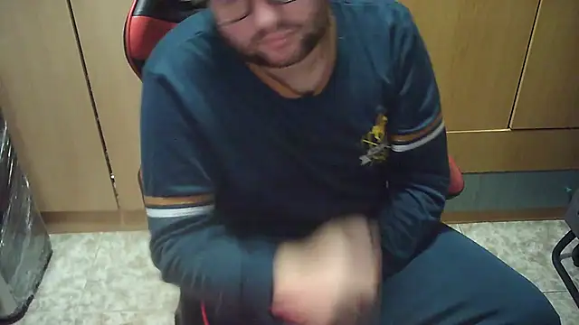 Javier bear online show from November 21, 2025, 2:27 pm