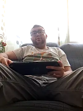 Snapshot of Javier_bear chatting on April 28, 2026, 12:42 pm Javier bear online show from April 28, 2026, 12:42 pm