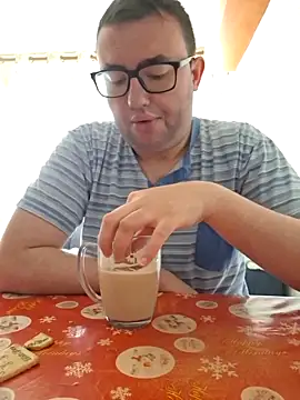 Snapshot of Javier_bear chatting on April 19, 2026, 8:26 am Javier bear online show from April 19, 2026, 8:26 am
