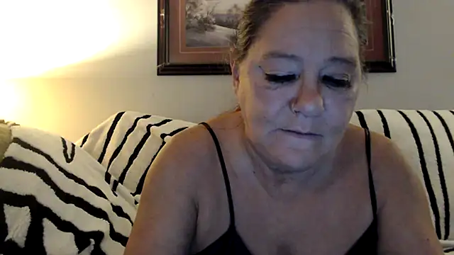 LexxiLeeds online show from March 25, 2026, 10:25 am