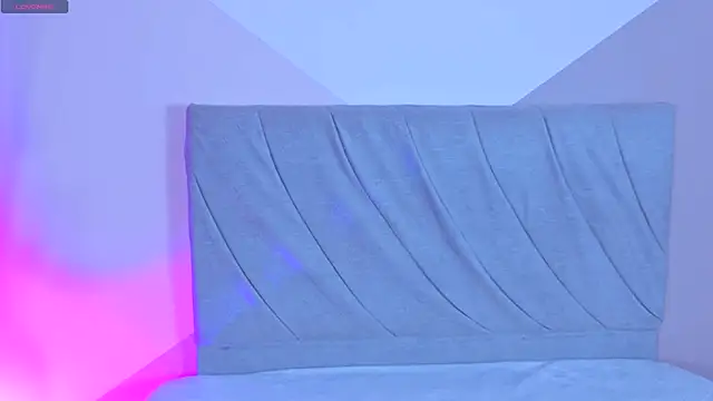 Snapshot of mailin18 chatting on November 30, 2025, 10:21 pm mailin18 online show from November 30, 2025, 10:21 pm