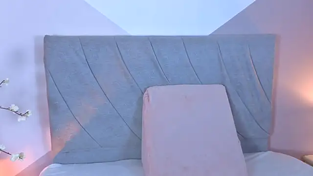 Snapshot of mailin18 chatting on November 13, 2025, 10:02 pm mailin18 online show from November 13, 2025, 10:02 pm