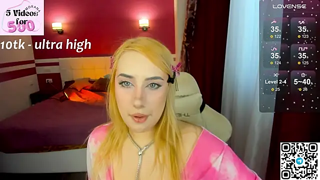 Snapshot of MoranaKit chatting on January 7, 2026, 7:02 am MoranaKit online show from January 7, 2026, 7:02 am