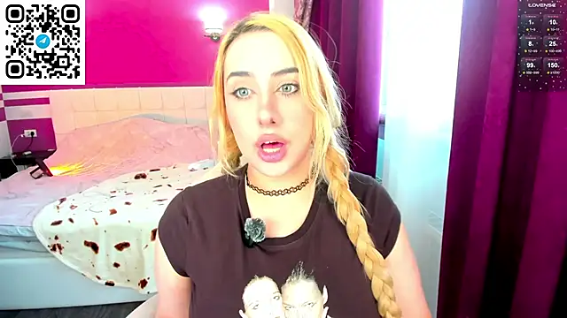 Snapshot of MoranaKit chatting on February 22, 2026, 7:33 am MoranaKit online show from February 22, 2026, 7:33 am