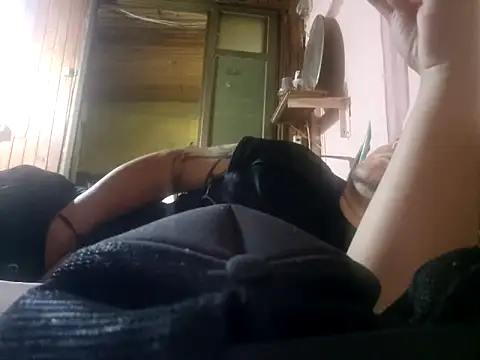 Snapshot of TusOjitosClaros69 chatting on December 3, 2024, 3:15 am TusOjitosClaros69 online show from December 3, 2024, 3:15 am