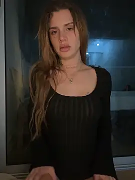 EmiliaCatalina online show from May 27, 2026, 12:31 am