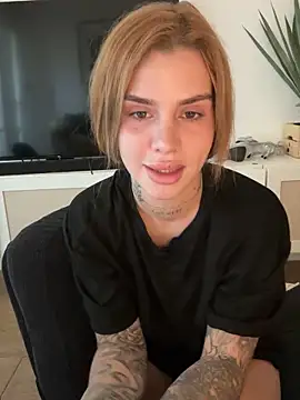 EmiliaCatalina online show from September 14, 2025, 7:25 pm