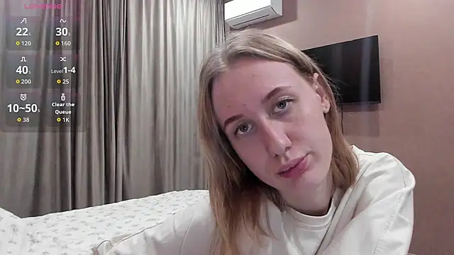 Snapshot of Mika_Ray chatting on November 24, 2025, 11:05 pm Mika Ray online show from November 24, 2025, 11:05 pm