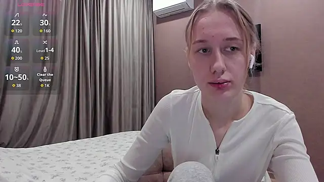 Snapshot of Mika_Ray chatting on November 28, 2025, 2:39 pm Mika Ray online show from November 28, 2025, 2:39 pm